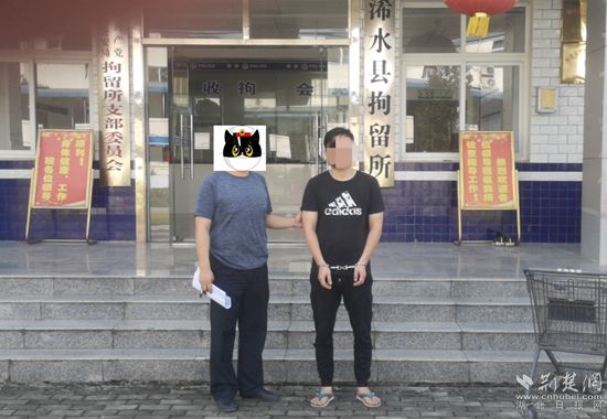 周某被警方依法刑事拘留_副本.jpg